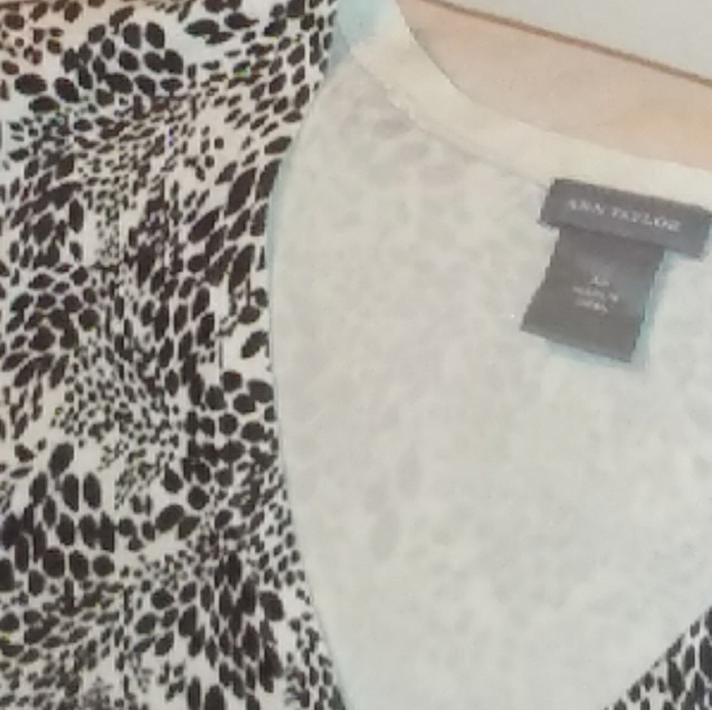 Ann Taylor Silk Lightweight Sweater 🎉Host Pick🎉 - Picture 3 of 6